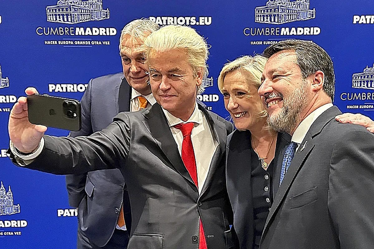 Leaders from the Netherlands, Hungary, France and Italy taking a 'selfie'.
