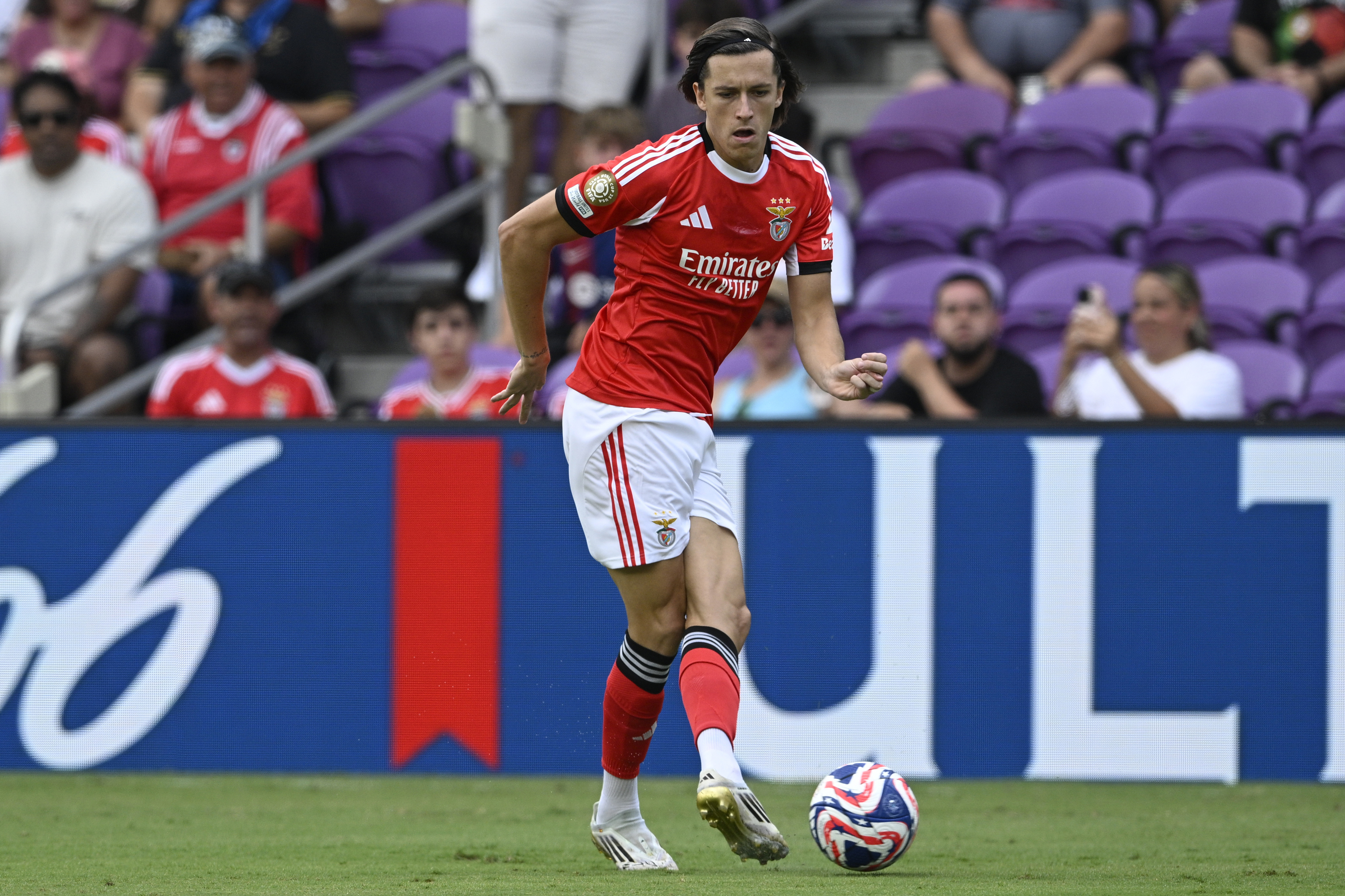 Benfica's Alvaro Carreras (3).