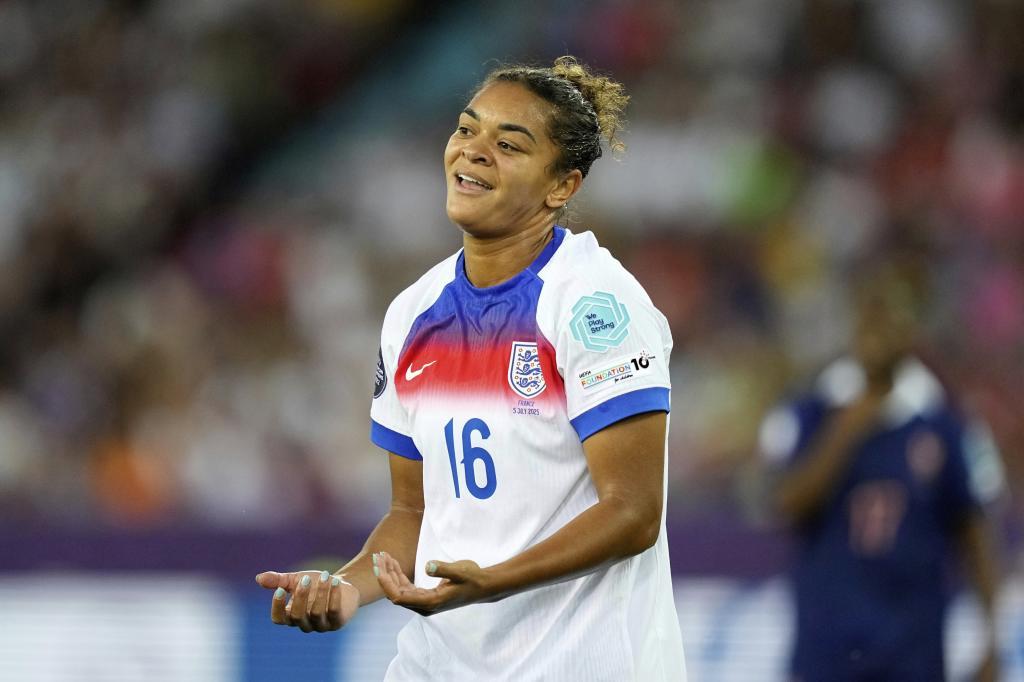 England's soccer Jess Carter.