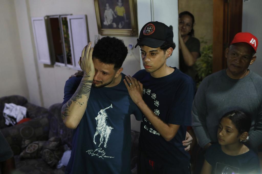 Venezuelan migrant deported to El Salvador by the United States.