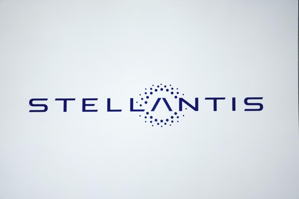 Stellantis logo.
