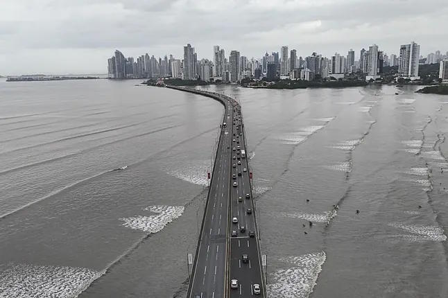 The waves around the Pan-American Highway in Panama City.