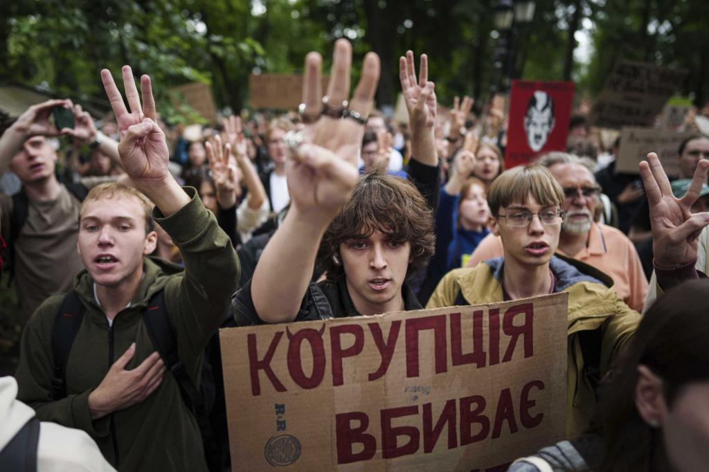 Protest against a law targeting anti-corruption institutions.