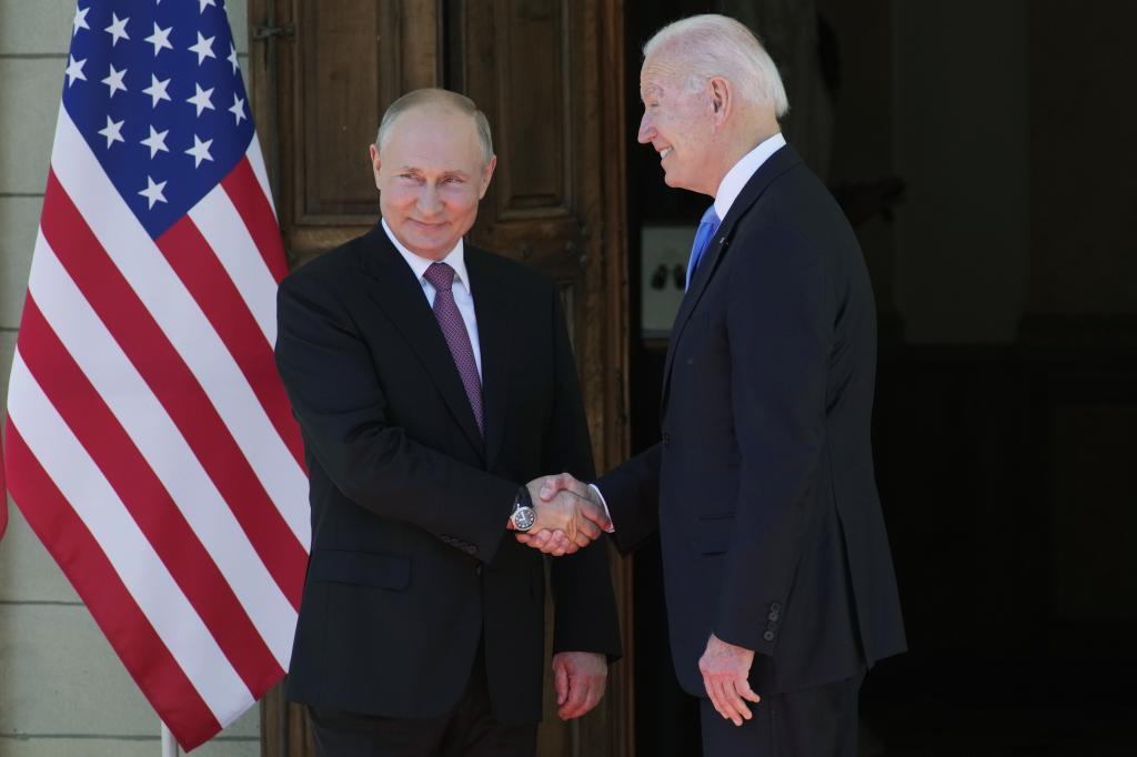Russian President Vladimir Putin, left, and U.S President Joe Biden