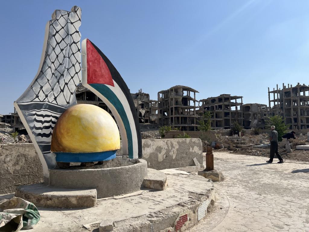 Palestinian monument reconstructed in the Yarmouk "martyrs' cemetery"