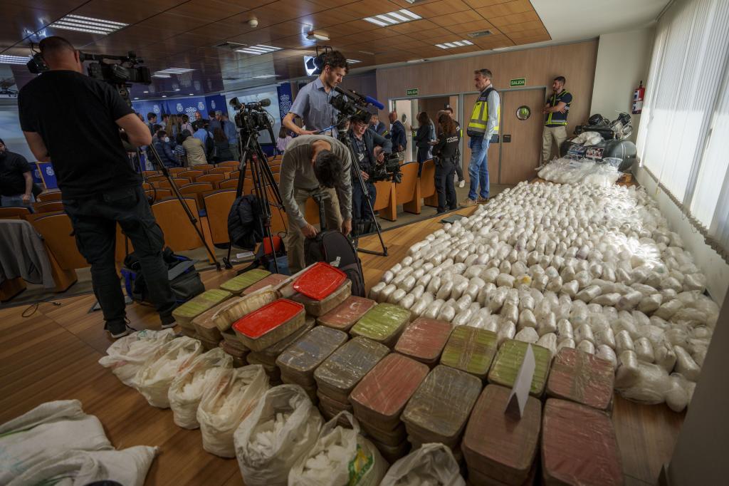 Spanish police say they have dismantled a major methamphetamine distribution network of the Mexican Sinaloa cartel