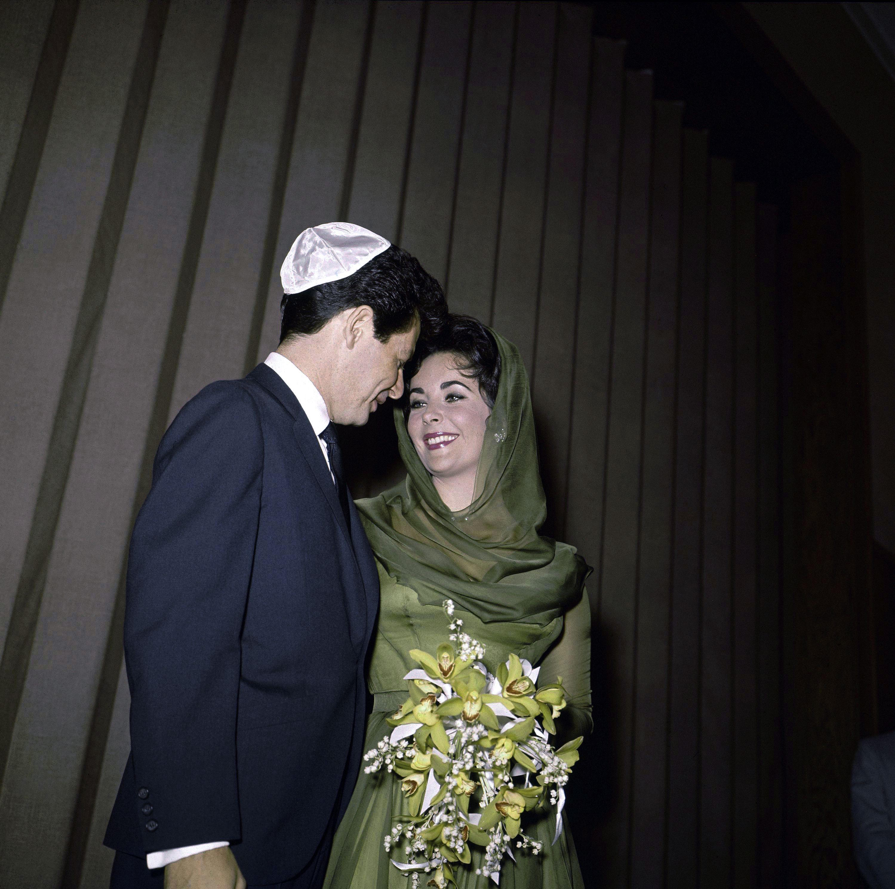 The actress and her husband, in May 1959 after their wedding.