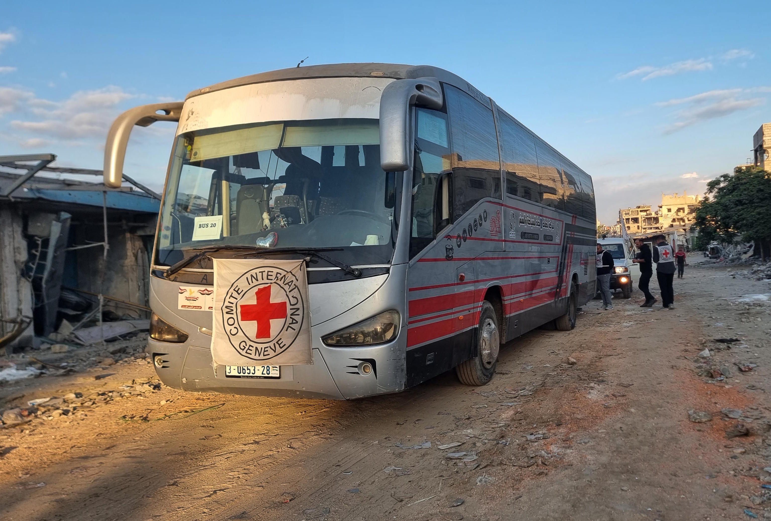 The Red Cross convoy departs from Khan Yunis and heads to northern Gaza..