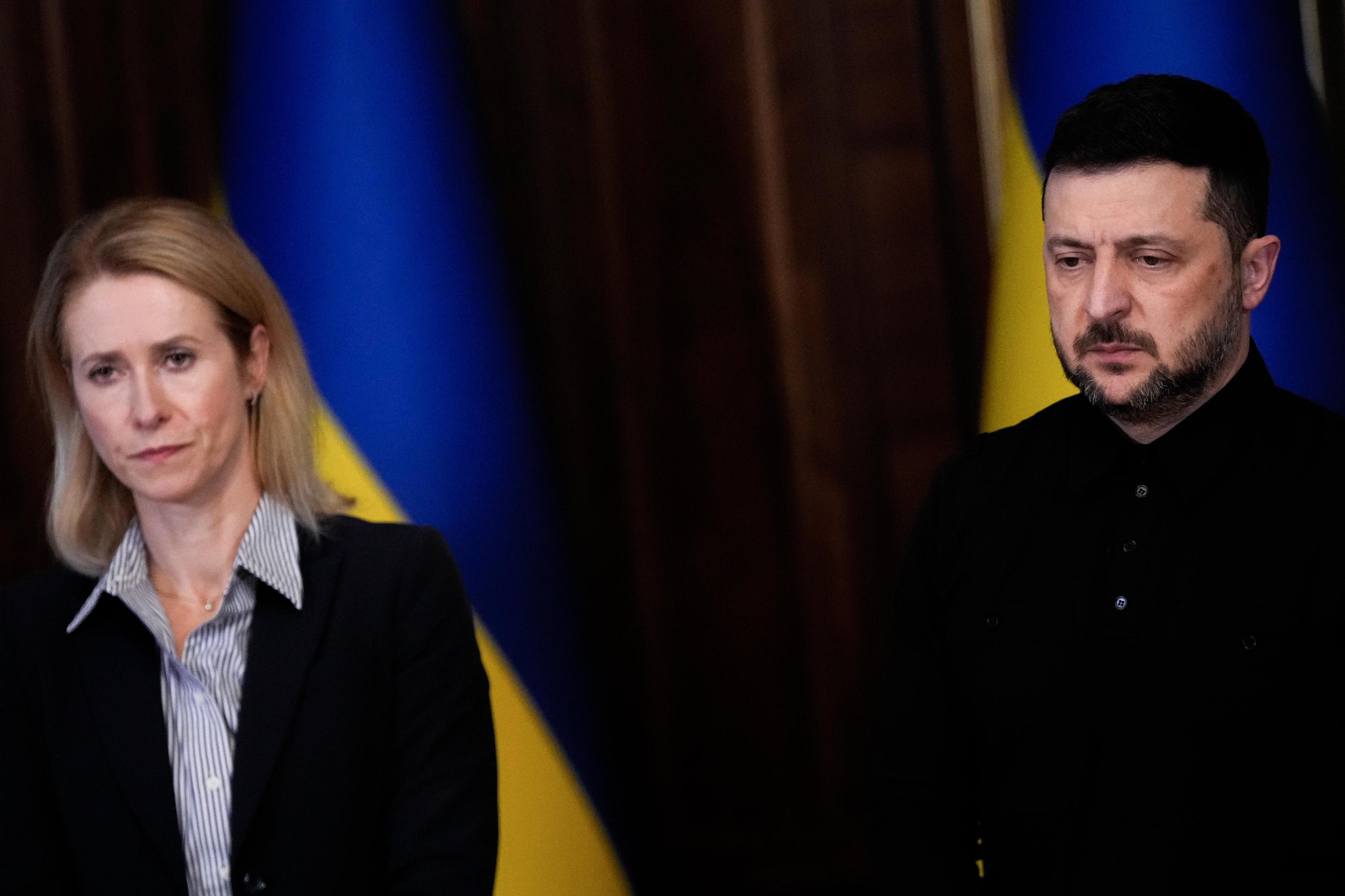 Ukrainian President Zelenskyy speaks with Kaja Kallas.