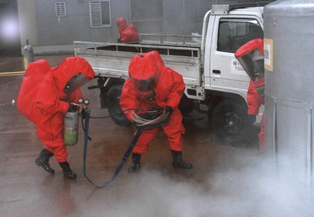 Attack by the sect "The Aum Shinrikyo" with toxic gas Sarin and