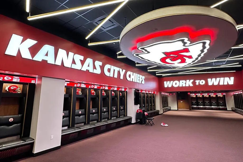 The greenhouse Pavilion, barbecues and journalists in the locker room: this is what a NFL franchise looks like from the inside