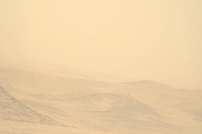 The Jezero crater on Mars, during a dust storm captured by the 'Perseverance' rover.