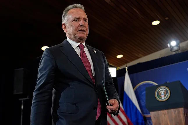 The White House special envoy, Steve Witkoff, arrives at a press conference.