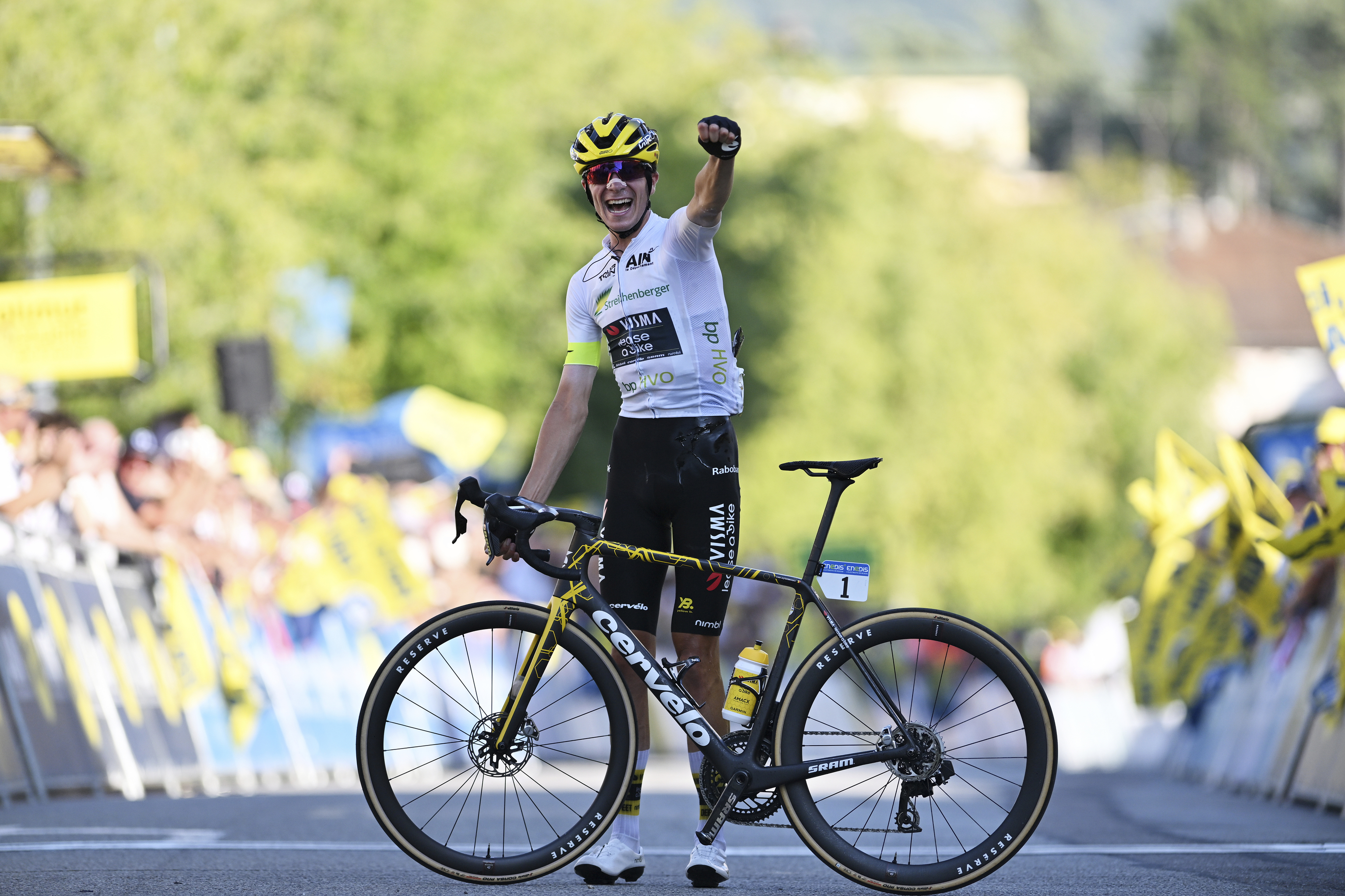 Belgian Uijtdebroeks, the new rider for Movistar.