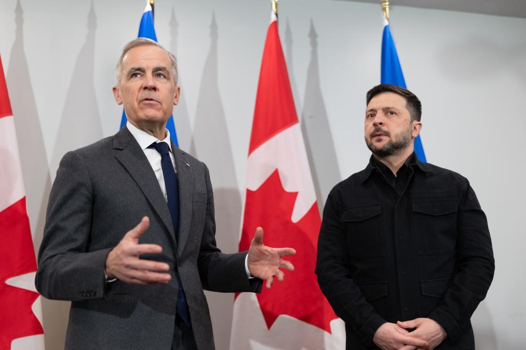 Prime Minister Mark Carney, left, and Ukrainian President Volodymyr Zelenskyy