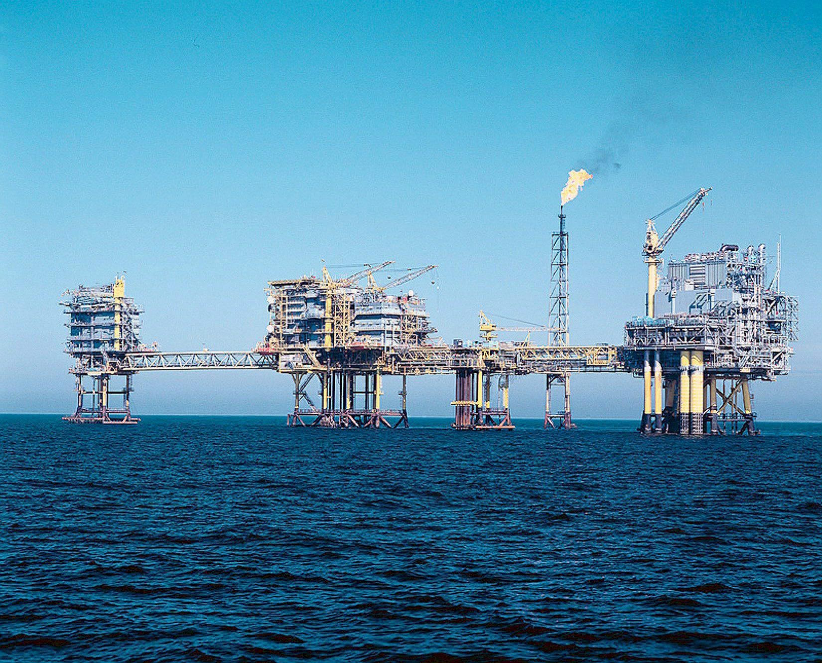 Brent crude oil barrel reaches $61.