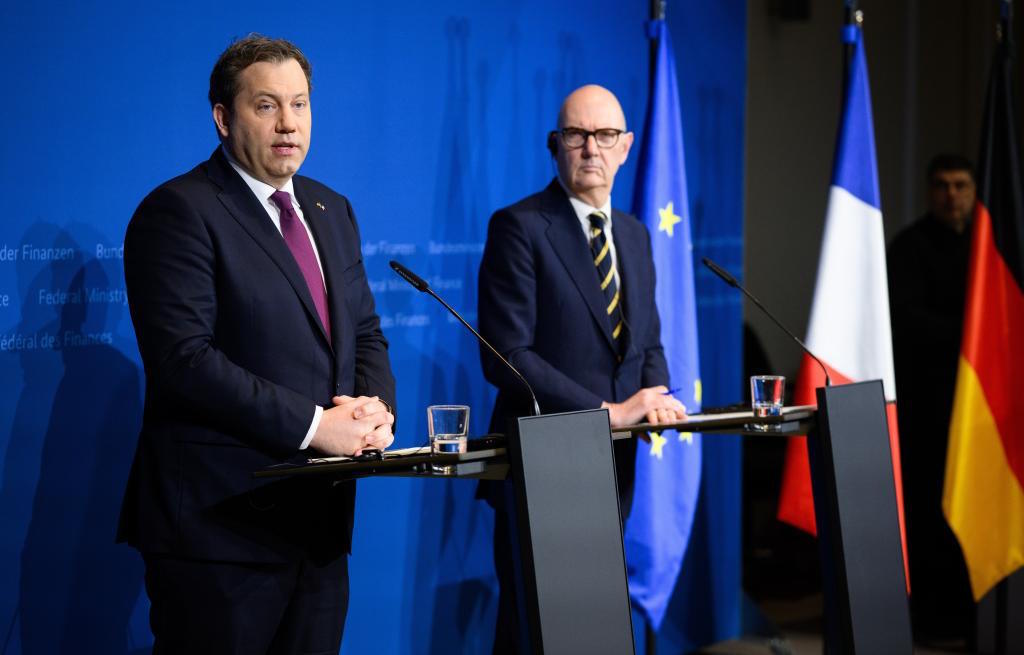 German Finance Minister Lars Klingbeil (left) and French Economy Minister Roland Lescure.