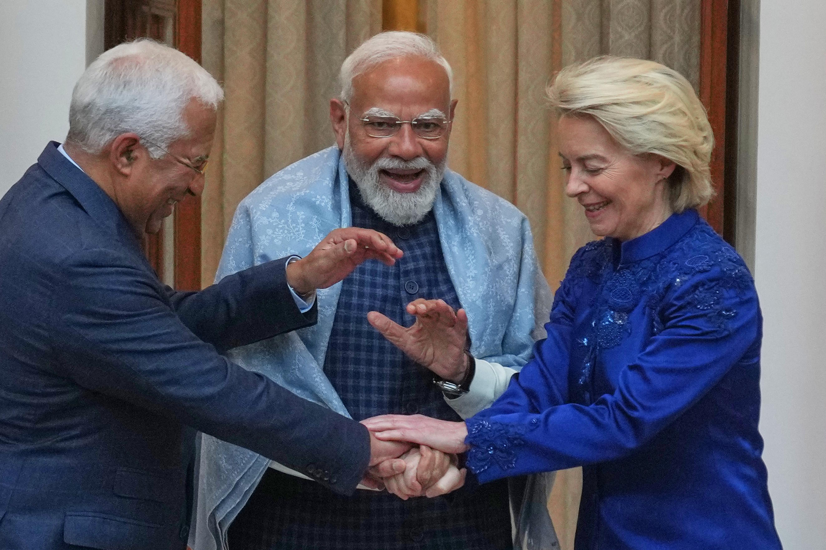Narendra Modi welcomes Antonio Costa, and Ursula von der Leyen.