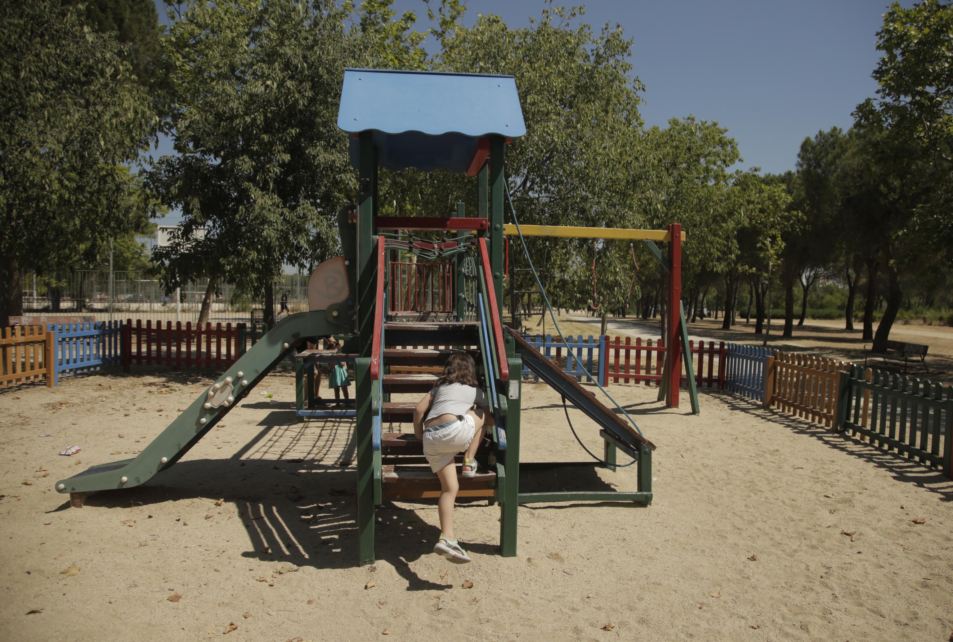 France to send letters about fertility to 29-year-olds.