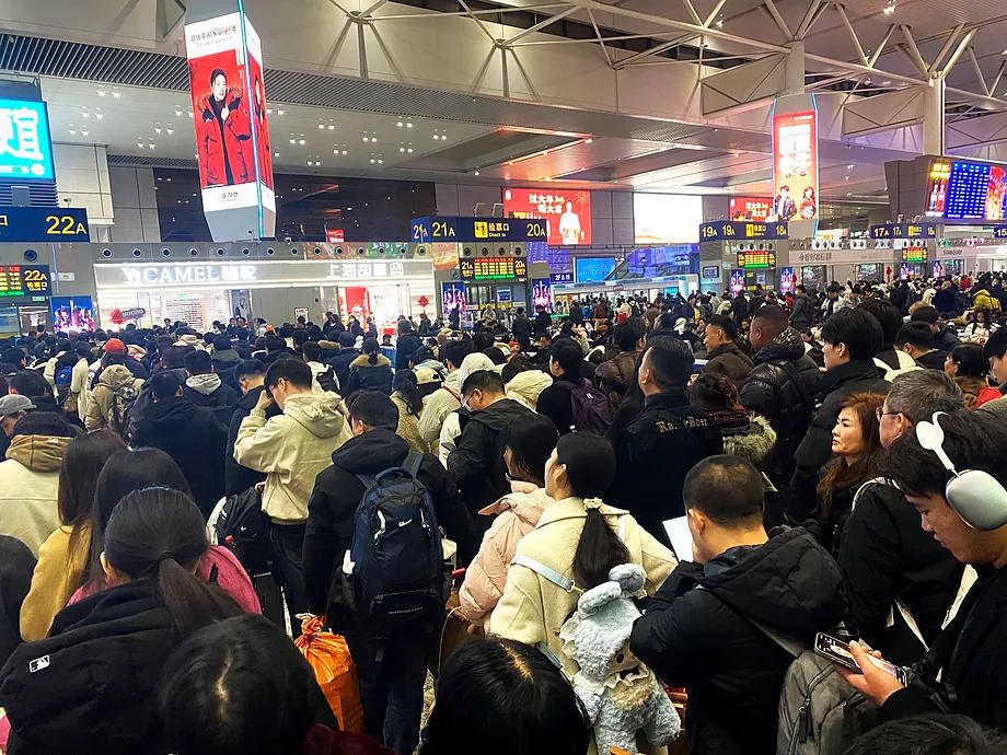 Crowded stations during the Chinese New Year migrations.