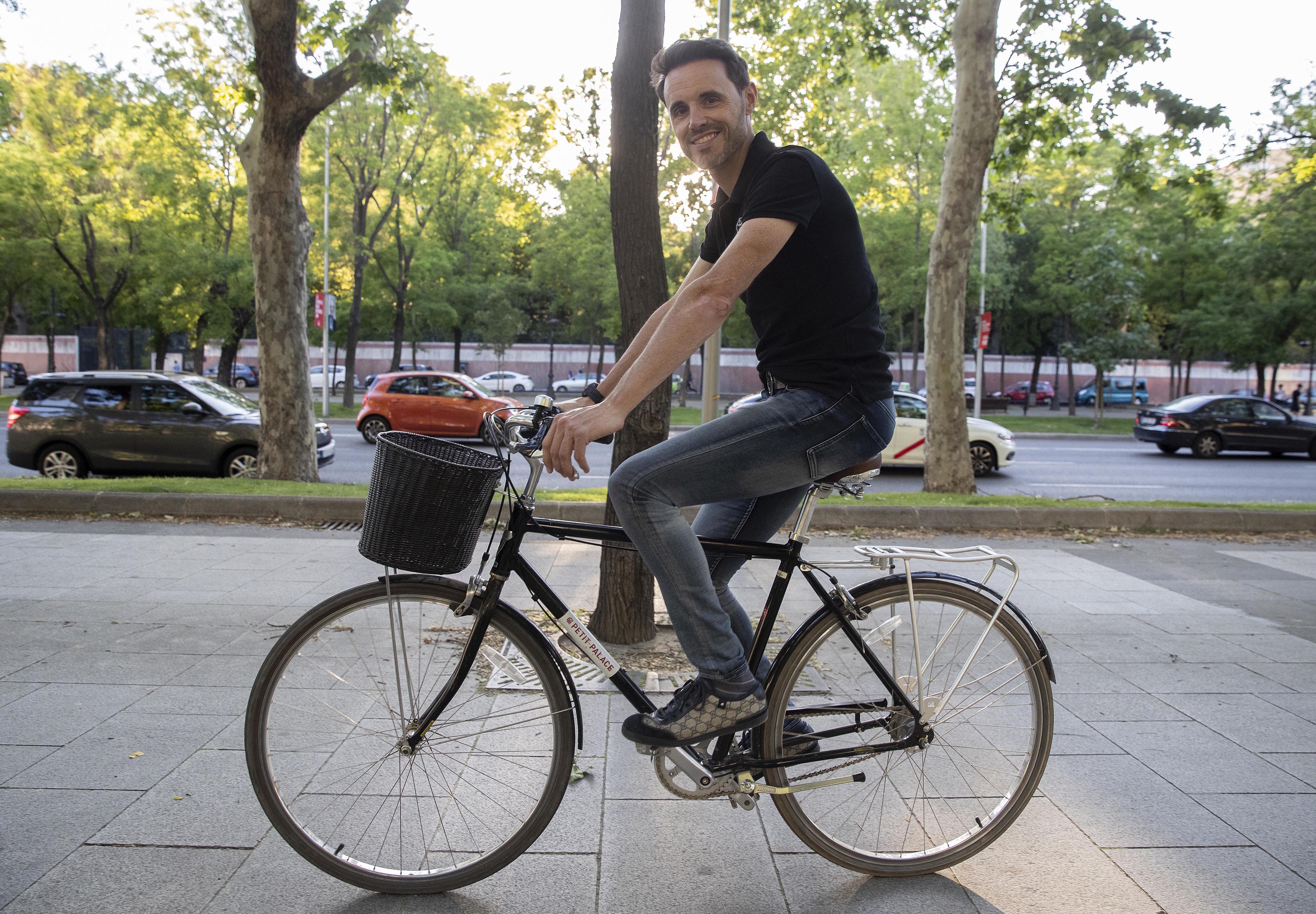 The former cyclist, Samuel S�nchez.