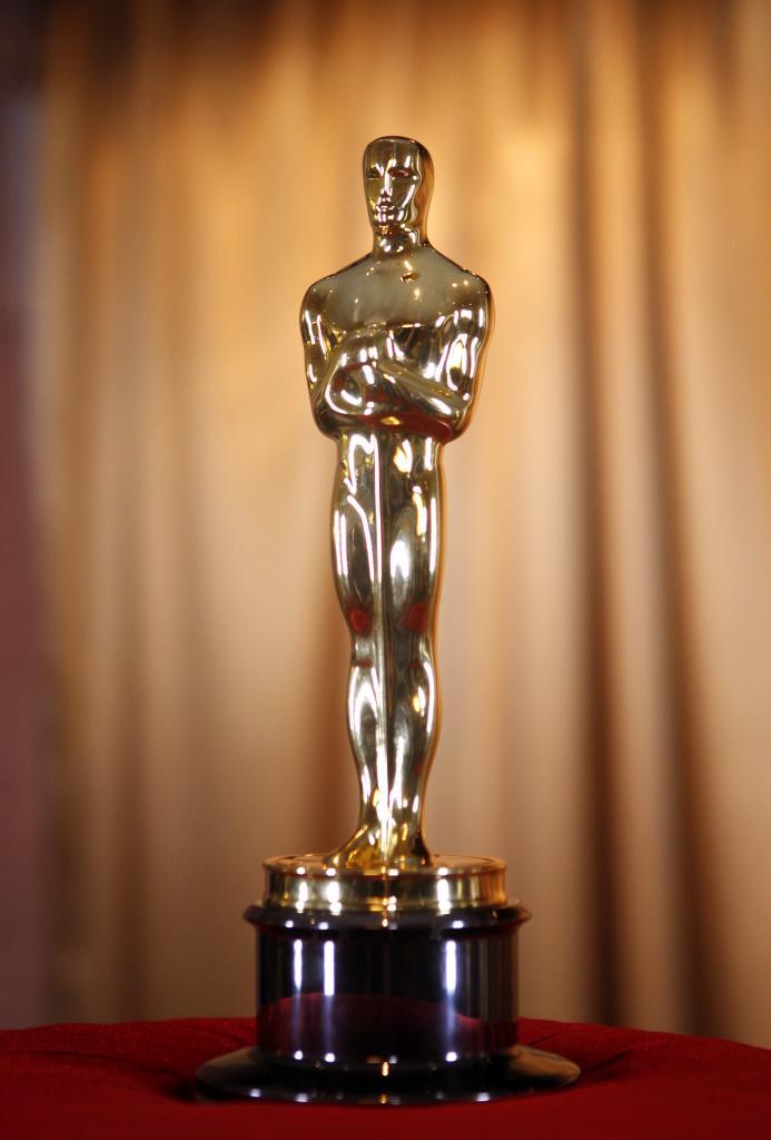 Image of an OSCAR statuette.