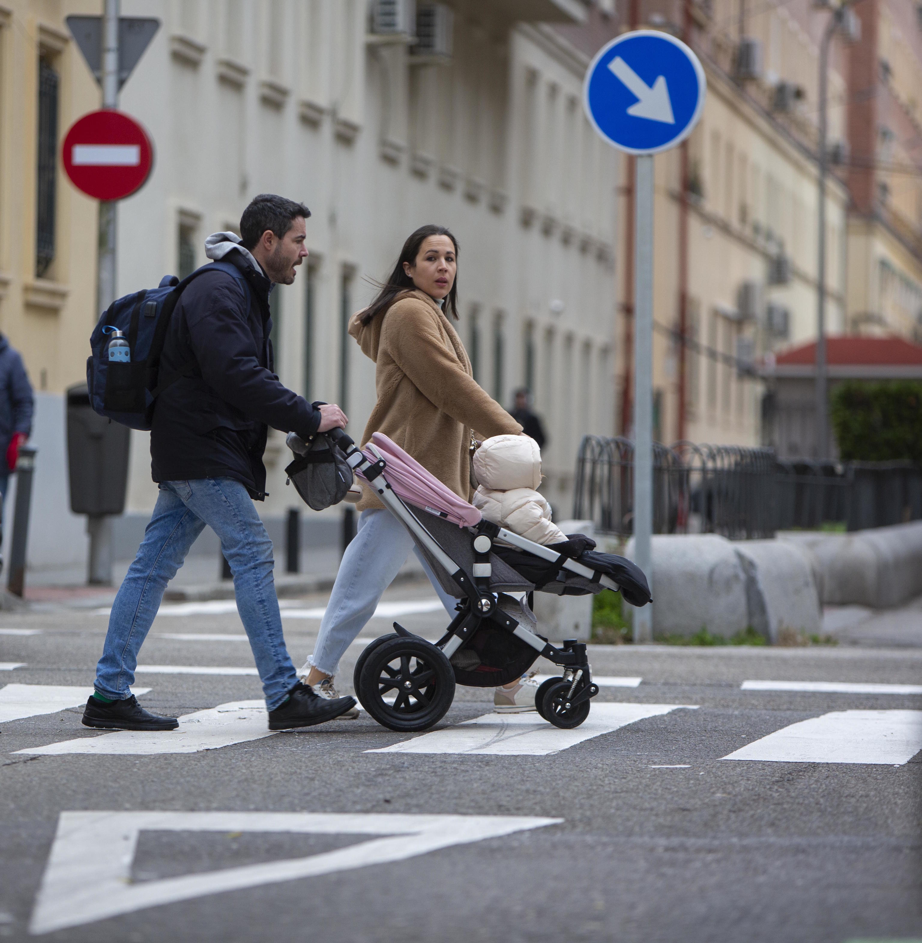 Women with two or three children tend to live longer.