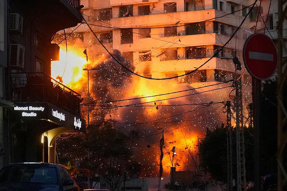 Explosion in Beirut after an attack by Israel.