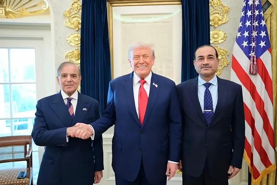Pakistani Prime Minister Muhammad Shehbaz Sharif and Army Chief Asim Munir during their meeting with Donald Trump at the White House in 2025.