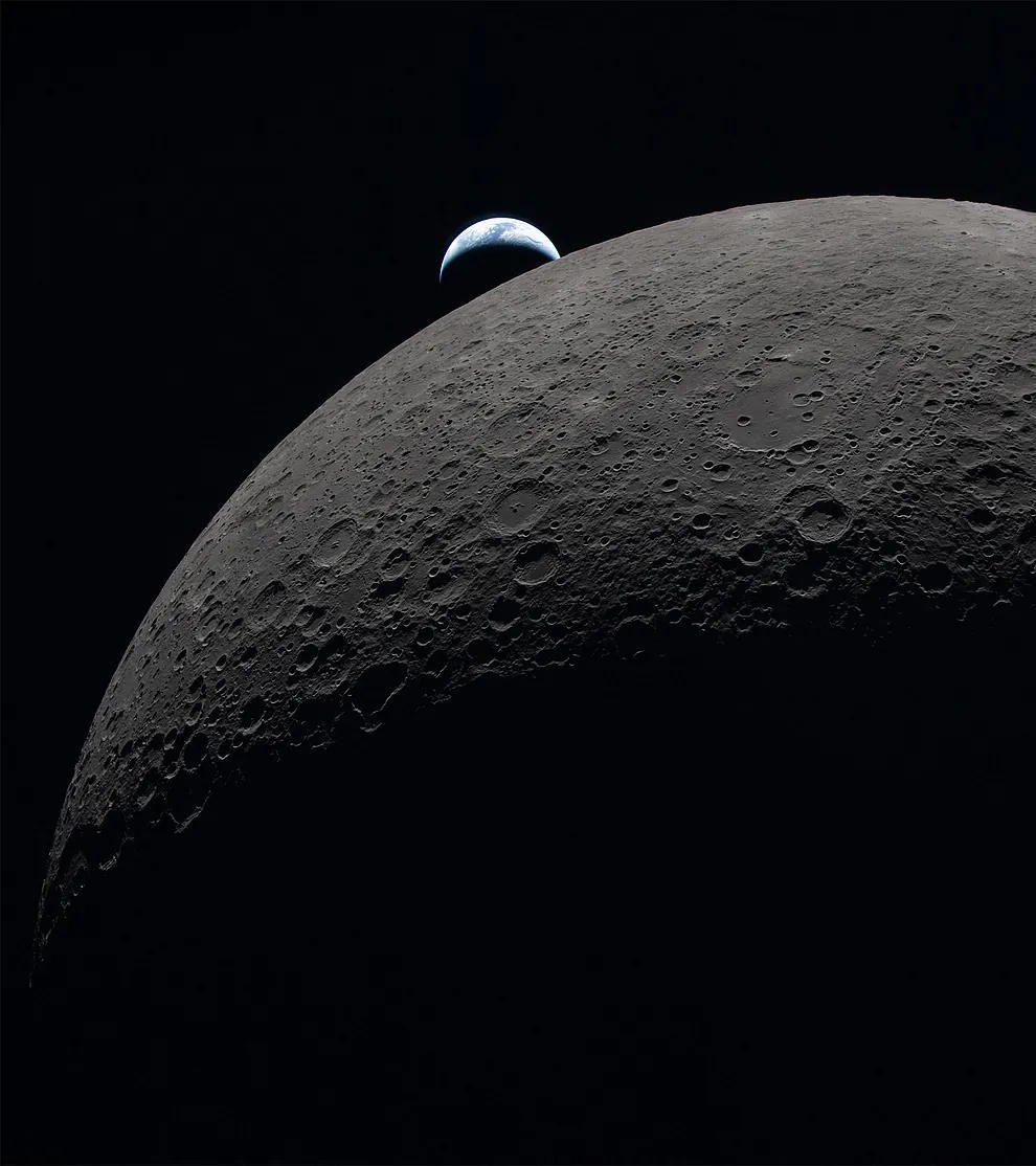 Image of Earth from lunar orbit.