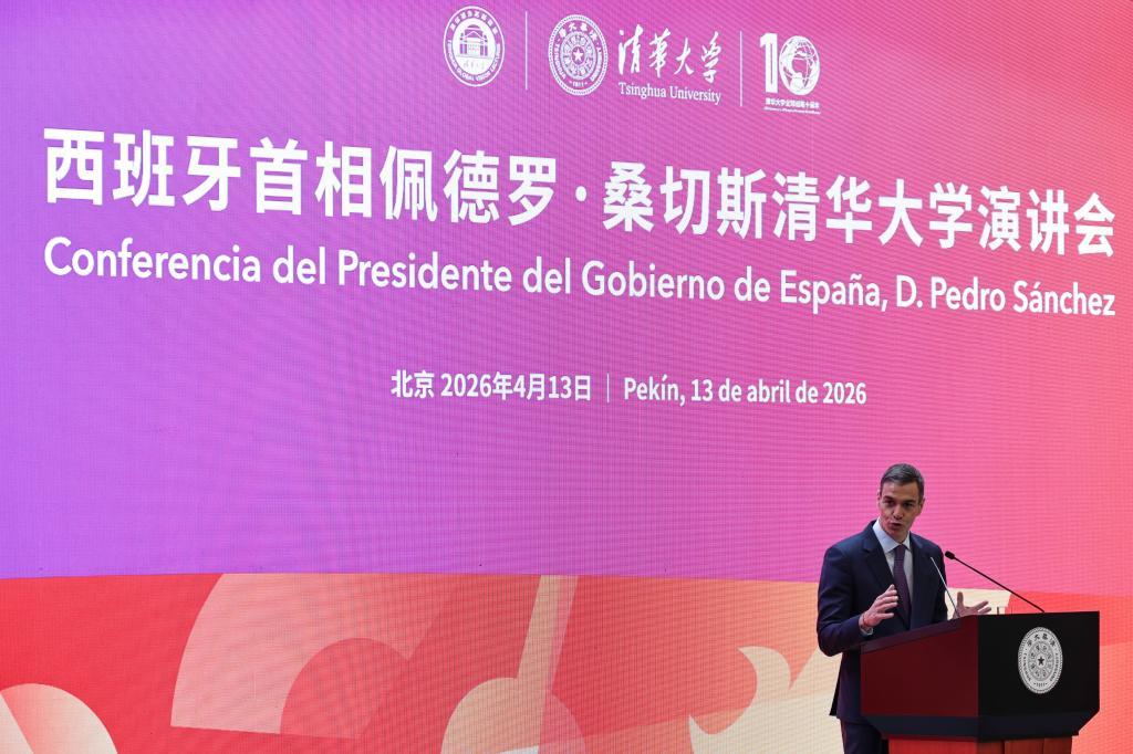 Spanish Prime Minister Pedro Sanchez offers a speech at Tsinghua University in Beijing