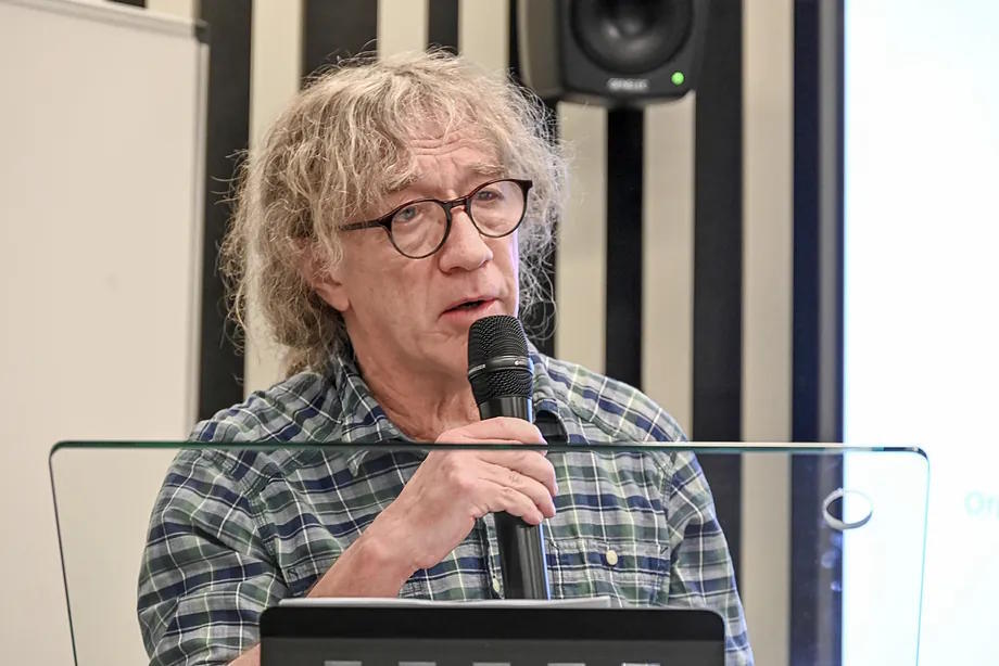 Hungarian sociologist Istv�n Heged�s, president of the NGO Hungarian Society for Europe.