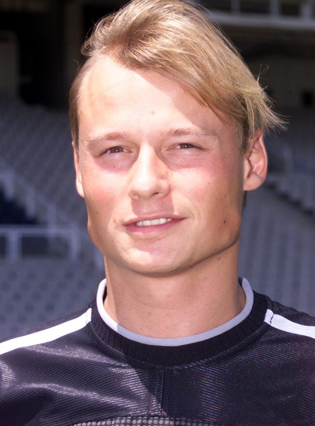 Alex Manninger as Espanyol goalkeeper.