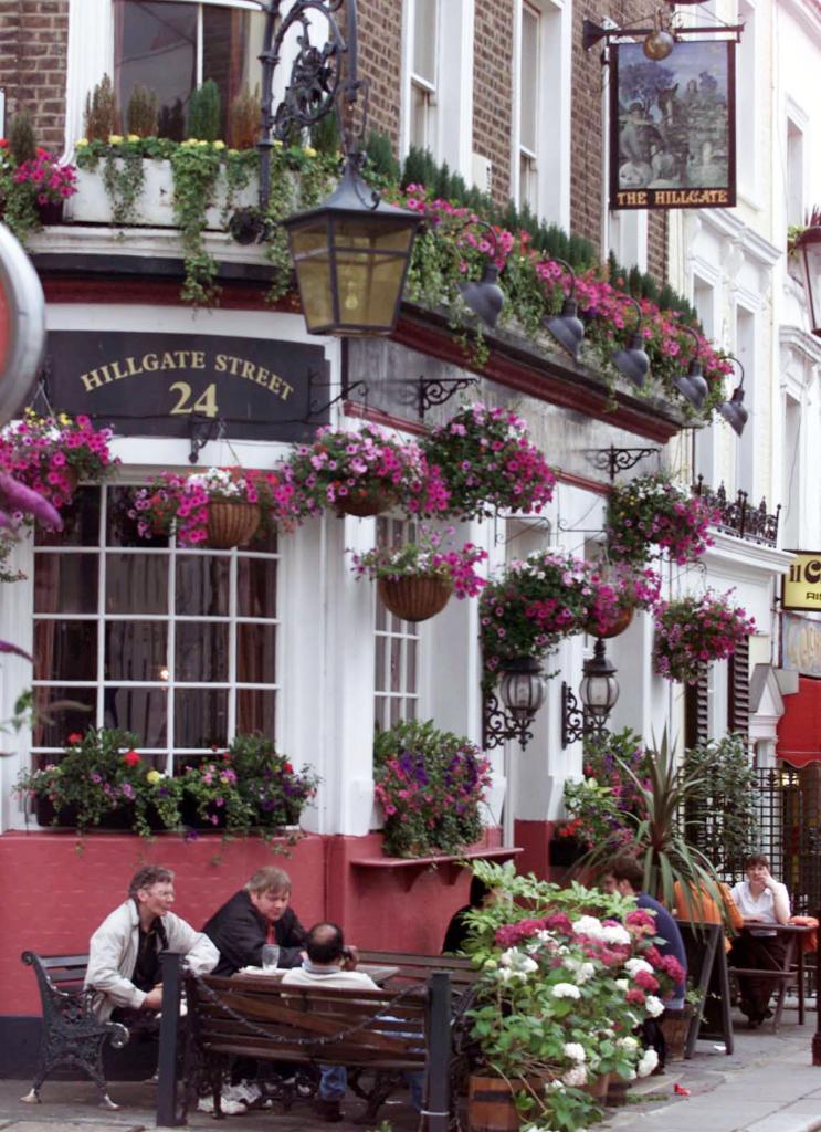 View of the facade of a typical house in the London neighborhood of Notting Hill