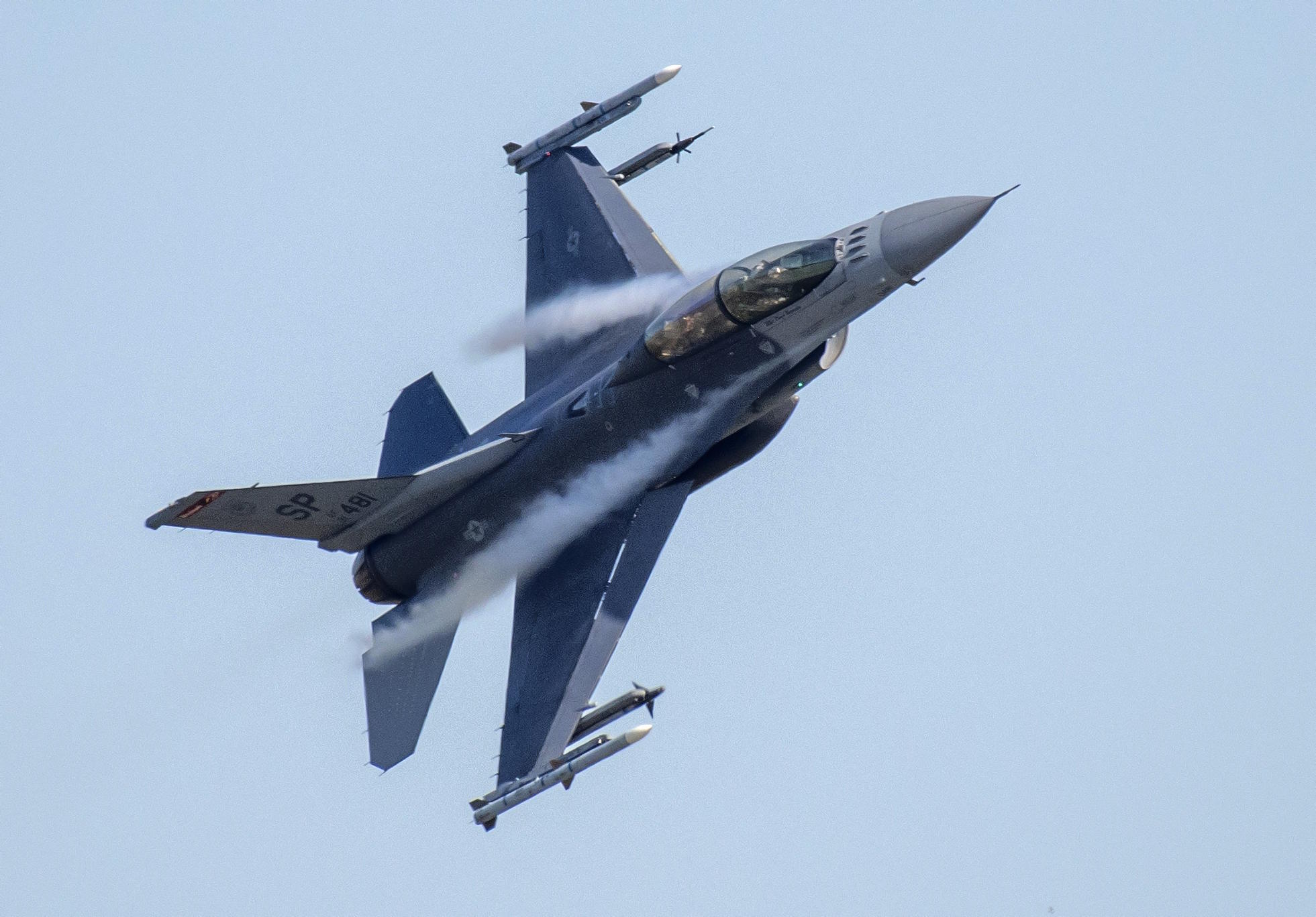 An F-16 fighter aircraft.