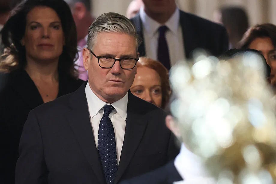 Starmer's Health Minister prepares to try to overthrow him