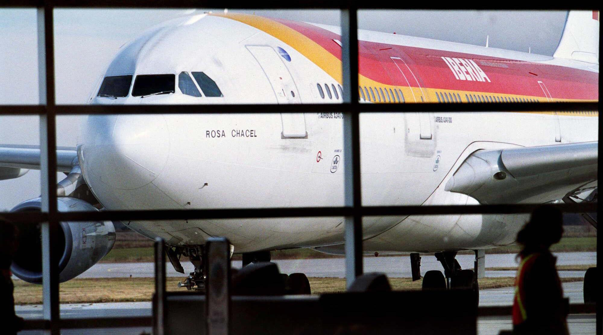 Iberia implements the suspension of flights for the month of July.