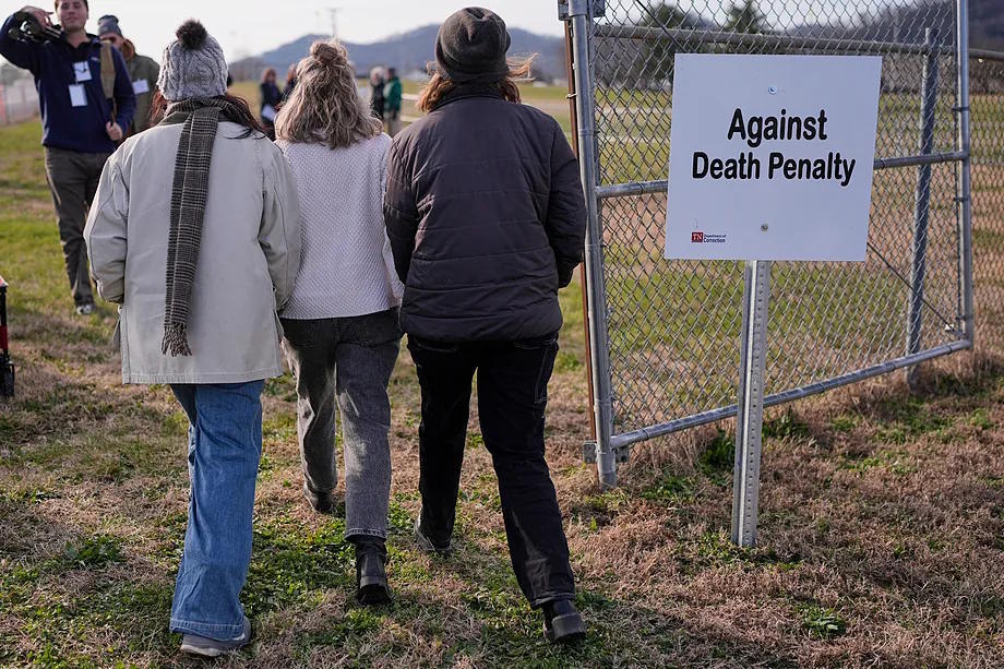 Protesters against the death penalty in Nashville (Tennessee, USA).