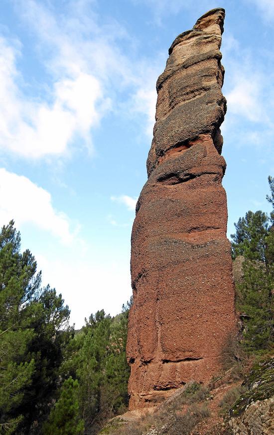 A monolith known as "El Huso," located in the La Hoz del R�o Gallo ravine, in the Alto Tajo Natural Park