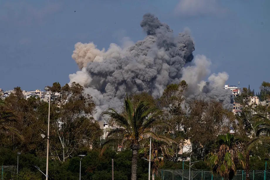 Smoke rising from an Israeli airstrike that hit the village of Burj al-Shamali near the southern port of Tyre, in Lebanon.