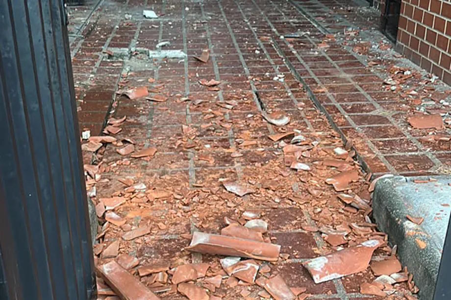 Damage to Samir Jim�nez's building in Caracas.