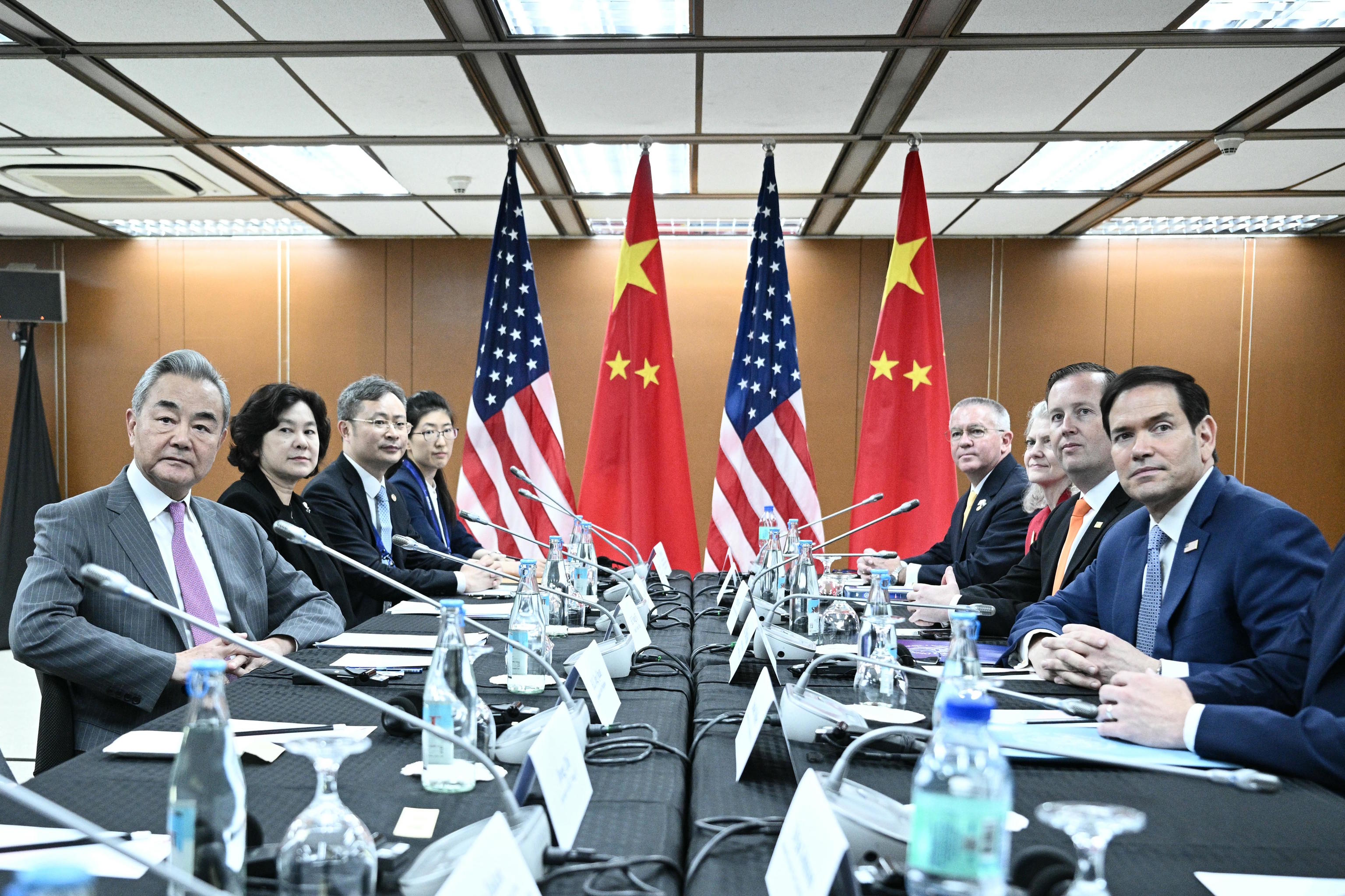The meeting this Wednesday in Manila between Rubio and Wang Yi.