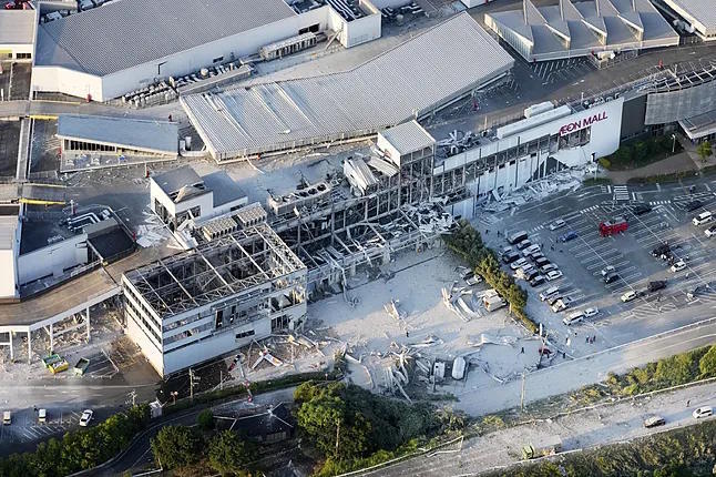 AEON shopping center in Kumamoto, where there are numerous fatalities.