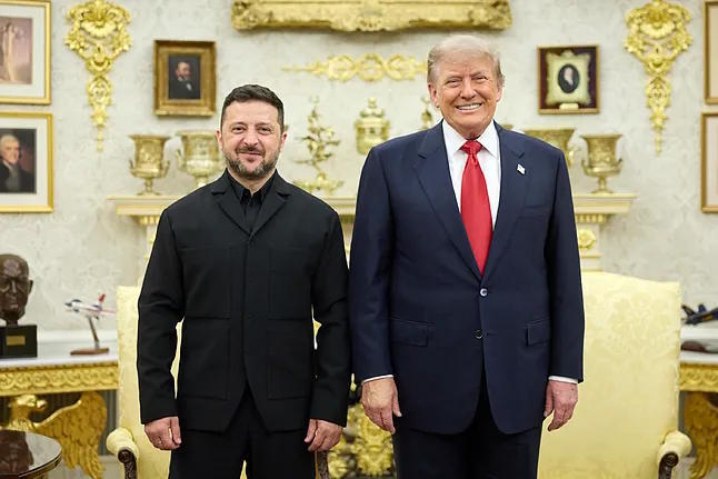 The President of the United States, Donald Trump, welcomes Ukrainian President Volodymyr Zelensky at the White House.