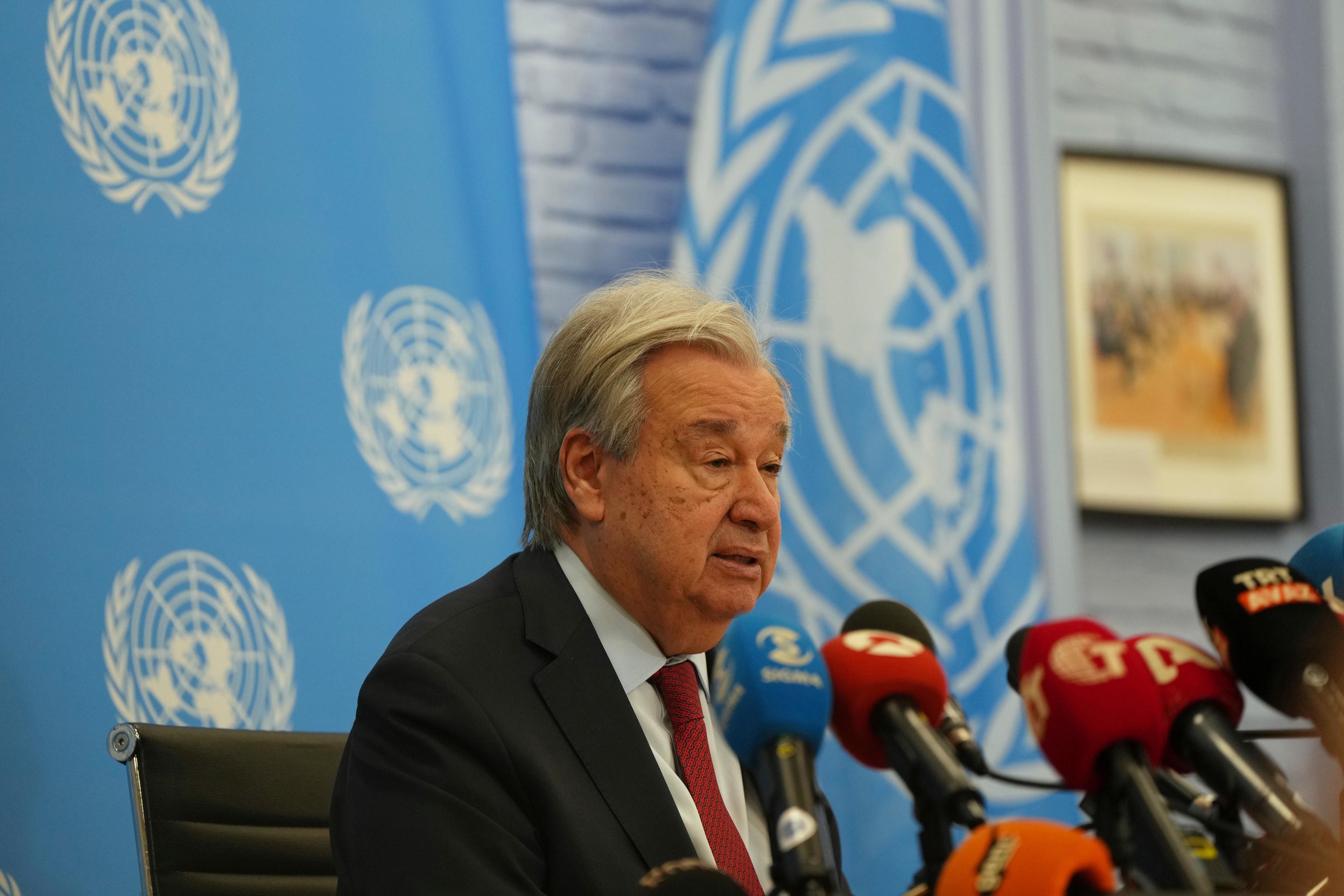 UN Secretary-General Ant�nio Guterres at a press conference in Nicosia.