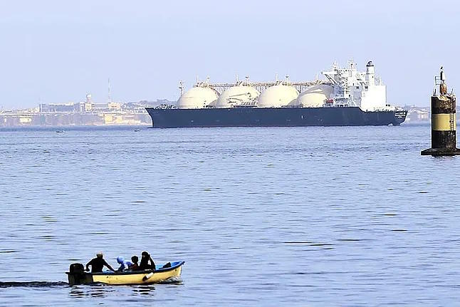 A liquefied gas tanker makes a stop at the port of Algiers.