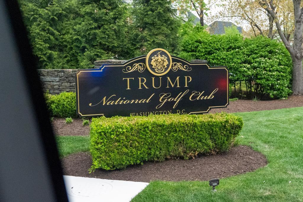 The sign for Trump National Golf Club.
