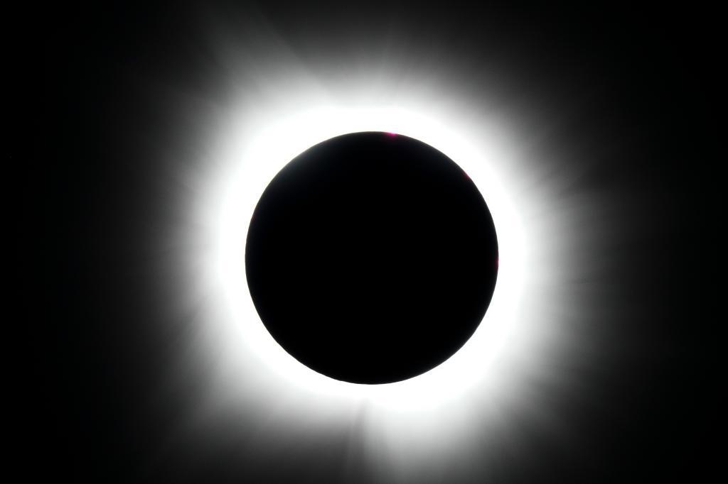 A total solar eclipse is seen from Arlington.