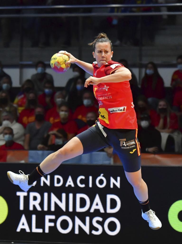 The Spanish handball player Silvia Arderius.
