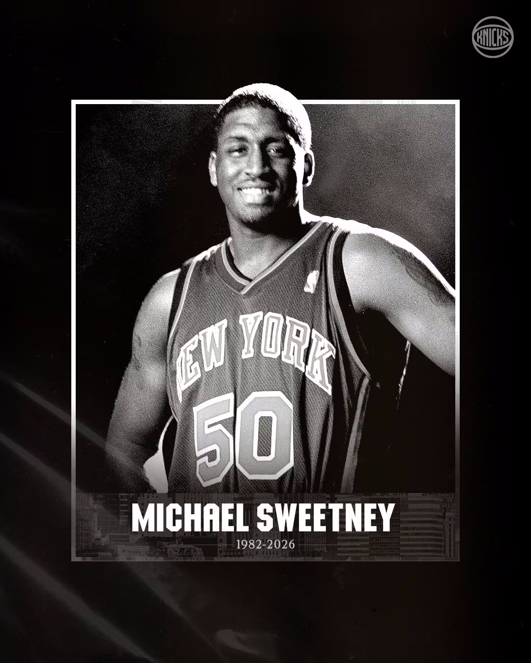 Michael Sweetney in a Knicks jersey.